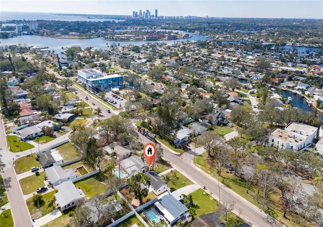 Photo 3 of Single family home for sale at 4401 Shore Acres Blvd Ne, Saint Petersburg, FL 33703 | MLS# O6440156 | Listing updated on 2026-10-16