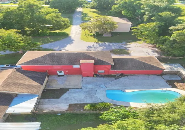 Photo 2 of Multi family home for sale at 1208 S Taylor Rd, Seffner, FL 33584 | MLS# W7889311 | Listing updated on 2026-09-11