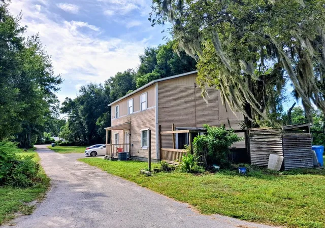 Photo 4 of House for sale at 1208 S Taylor Rd, Seffner, FL 33584 | MLS# W7889311 | Listing updated on 2026-09-11