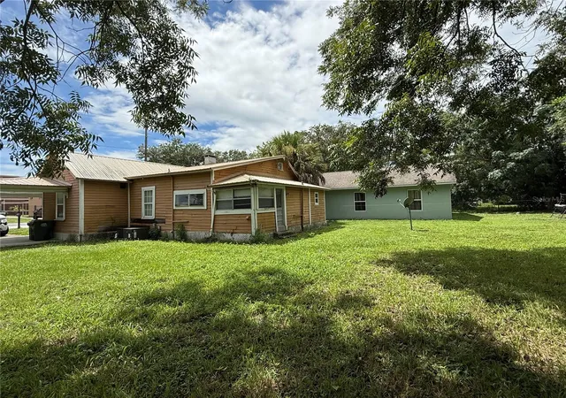Photo 3 of Single family home for sale at 143 Bulldog Ln, Umatilla, FL 32784 | MLS# G5117533 | Listing updated on 2026-09-11