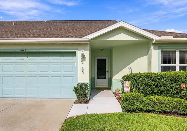 Photo 1 of Condo for sale at 3013 Live Oak Ln #31, Palmetto, FL 34221 | MLS# A4705481 | Listing updated on 2026-10-01