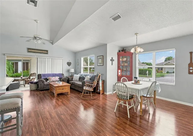 Listing Photo 5 - Condo for sale in building located at 3013 Live Oak Ln, PALMETTO, FL 34221 - Unit #31