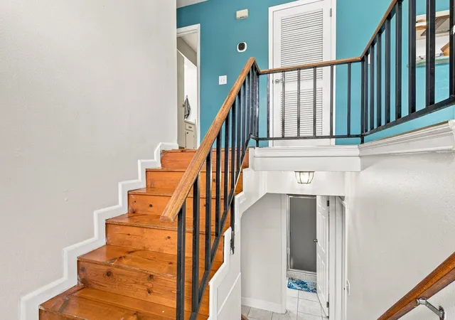 Photo 3 of Single family home for sale at 1980 Dodge Cir, Clearwater, FL 33760 | MLS# TB8546686 | Listing updated on 2026-09-15