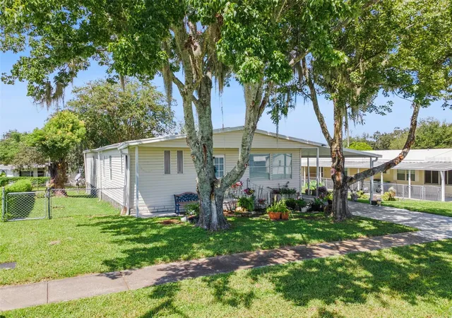 Photo 2 of Manufactured home for sale at 6141 Zephyr Ridge Dr, Zephyrhills, FL 33542 | MLS# O6440176 | Listing updated on 2026-09-14
