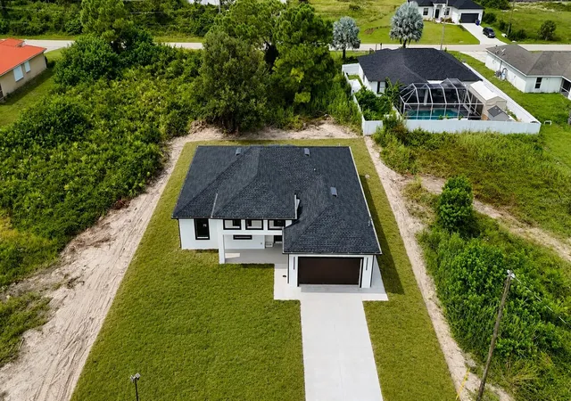 Photo 3 of Single family home for sale at 782 Homestead Rd S, Lehigh Acres, FL 33974 | MLS# S5157192 | Listing updated on 2026-09-15