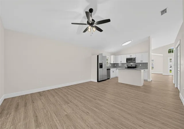 Photo 3 of Single family home for sale at 1015 Bartlett Ct, Oviedo, FL 32765 | MLS# O6440177 | Listing updated on 2026-09-30