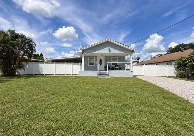 Photo 1 of Single family home for sale at 2907 W Palmetto St, Tampa, FL 33607 | MLS# TB8546708 | Listing updated on 2026-09-13