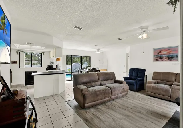 Photo 4 of Single family home for sale at 14260 Spring Hl Dr, Spring Hill, FL 34609 | MLS# W7889319 | Listing updated on 2026-10-03