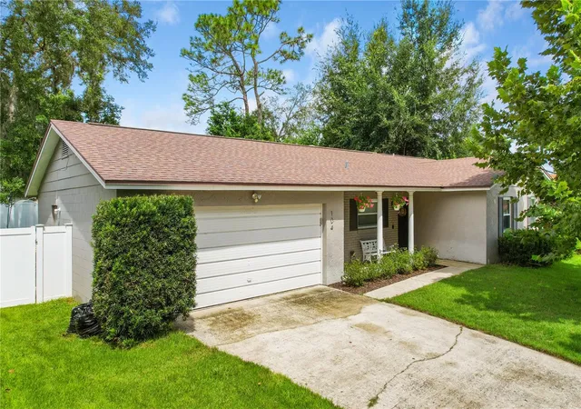 Photo 2 of Single family home for sale at 104 Kilkenny Ct, Longwood, FL 32779 | MLS# O6440214 | Listing updated on 2026-09-18