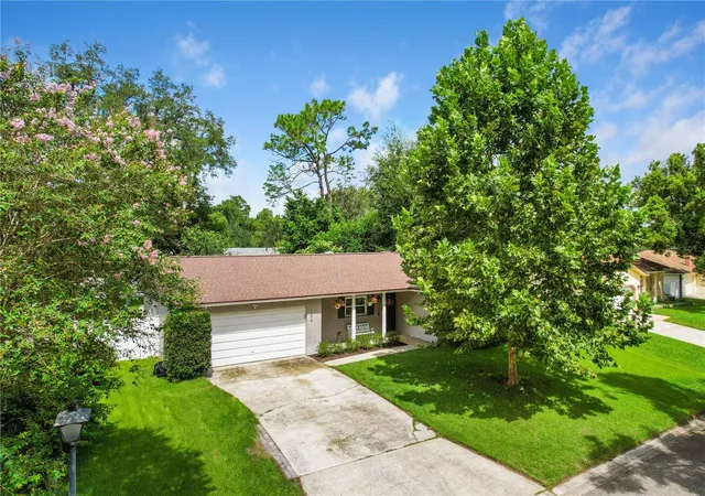 Photo 3 of Single family home for sale at 104 Kilkenny Ct, Longwood, FL 32779 | MLS# O6440214 | Listing updated on 2026-09-18