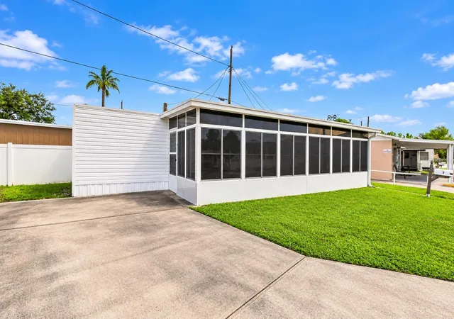 Photo 1 of Manufactured home for sale at 12766 Seminole Blvd #3, Largo, FL 33778 | MLS# D6148700 | Listing updated on 2026-09-11