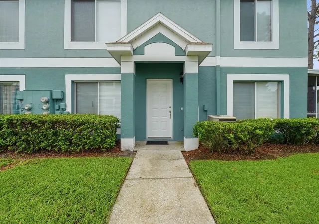 Photo 3 of Townhouse for sale at 2039 Fluorshire Dr, Brandon, FL 33511 | MLS# TB8546737 | Listing updated on 2026-09-29