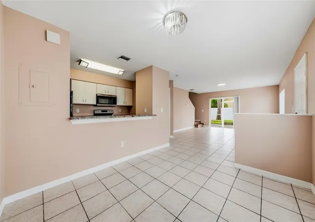 Photo 4 of Townhouse for sale at 2039 Fluorshire Dr, Brandon, FL 33511 | MLS# TB8546737 | Listing updated on 2026-09-29