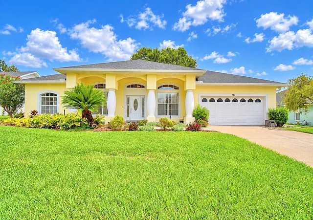Photo 1 of Single family home for sale at 754 Santa Maria Dr, Winter Haven, FL 33884 | MLS# P4939817 | Listing updated on 2026-09-28
