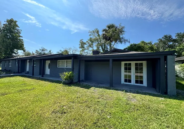 Photo 1 of Multi family home for sale at 1320 S Oleander Ave, Sanford, FL 32771 | MLS# V4951181 | Listing updated on 2026-09-11