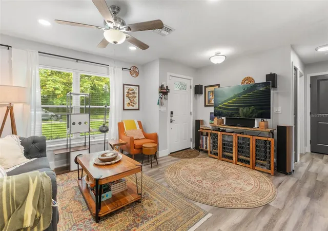 Photo 2 of Single family home for sale at 3212 Oranole Rd, Orlando, FL 32810 | MLS# O6440239 | Listing updated on 2026-09-12
