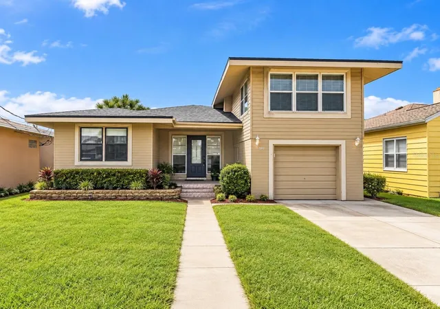 Photo 2 of Single family home for sale at 582 Revilo Blvd, Daytona Beach, FL 32118 | MLS# S5157209 | Listing updated on 2026-10-05