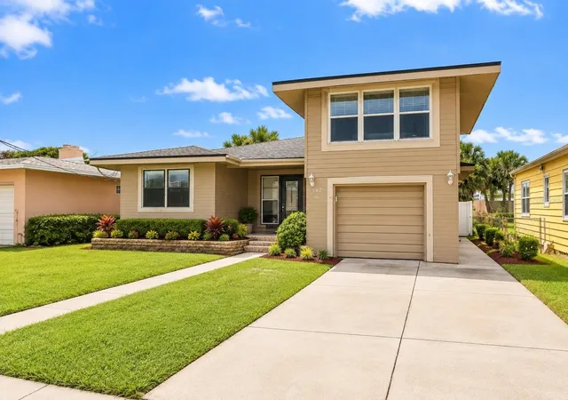 Photo 3 of Single family home for sale at 582 Revilo Blvd, Daytona Beach, FL 32118 | MLS# S5157209 | Listing updated on 2026-10-05