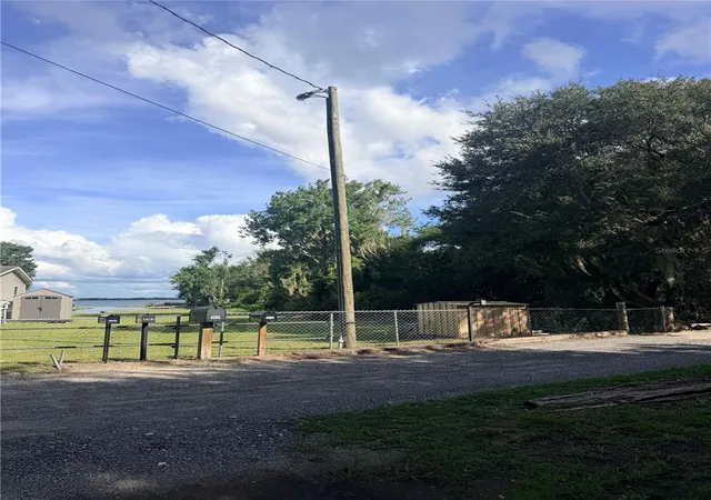 Photo 2 of Single family home for sale at 14850 NE 214th Avenue, Fort Mc Coy, FL 32134 | MLS# OM731932 | Listing updated on 2026-09-22