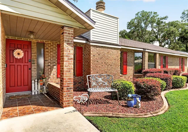 Photo 3 of Single family home for sale at 3719 Se 4th Street, Ocala, FL 34471 | MLS# OM731935 | Listing updated on 2026-09-14