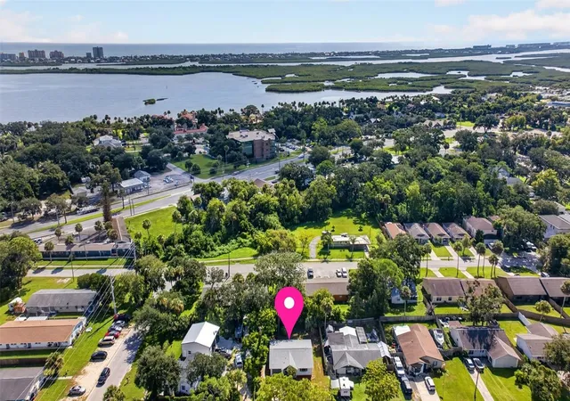 Photo 3 of Single family home for sale at 5103 Taylor Ave, Port Orange, FL 32127 | MLS# O6440269 | Listing updated on 2026-10-06