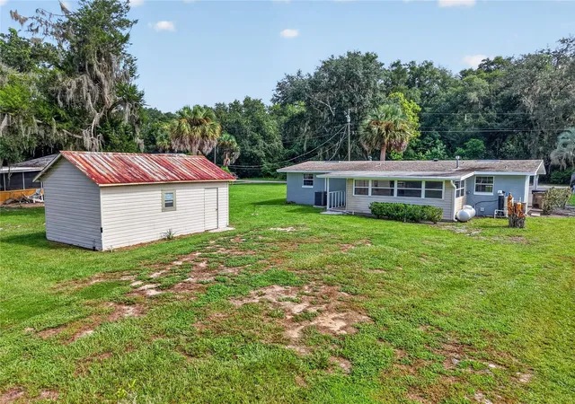 Photo 4 of Single family home for sale at 36345 Clear Lake Dr, Eustis, FL 32736 | MLS# G5117546 | Listing updated on 2026-09-14