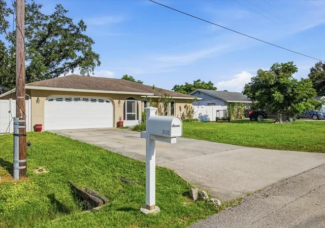 Photo 3 of Single family home for sale at 3105 Baldwin Ave, Sarasota, FL 34232 | MLS# A4705521 | Listing updated on 2026-09-14