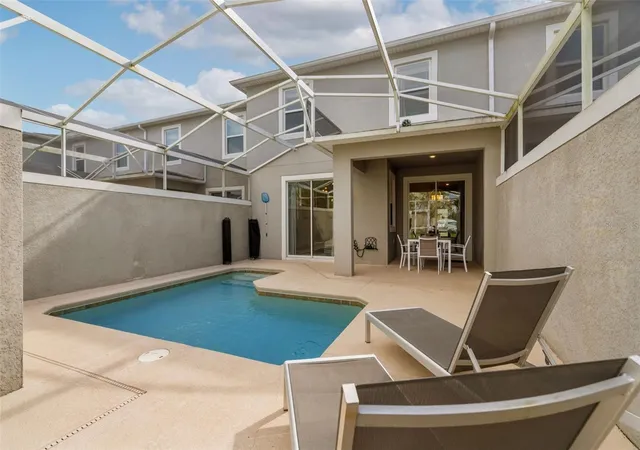 Photo 3 of Townhouse for sale at 590 Pebble Beach Dr, Davenport, FL 33896 | MLS# O6440326 | Listing updated on 2026-10-06