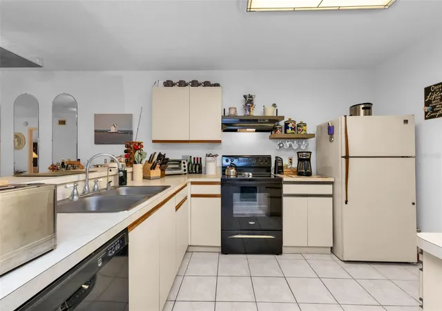 Photo 2 of Condo for sale at 175 Kings Hwy #626, Punta Gorda, FL 33983 | MLS# C7530512 | Listing updated on 2026-10-01