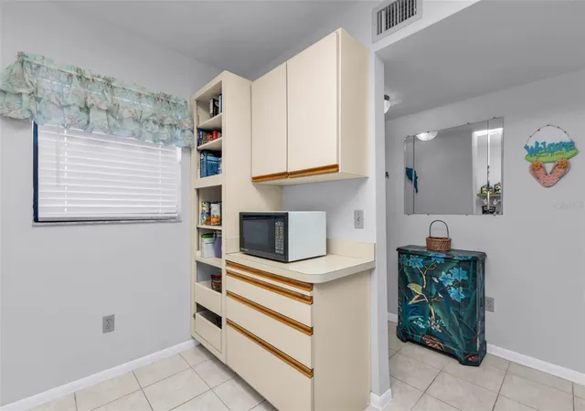 Photo 3 of Condo for sale at 175 Kings Hwy #626, Punta Gorda, FL 33983 | MLS# C7530512 | Listing updated on 2026-10-01