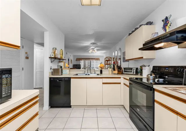 Photo 4 of Condo for sale at 175 Kings Hwy #626, Punta Gorda, FL 33983 | MLS# C7530512 | Listing updated on 2026-10-01