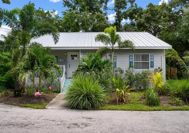 Photo 3 of Multi family home for sale at 3476 Winton Ave, Sarasota, FL 34234 | MLS# A4705532 | Listing updated on 2026-10-07