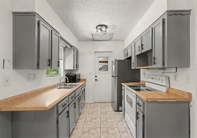 Photo 2 of Single family home for sale at 9661 Langan St, Spring Hill, FL 34606 | MLS# TB8546848 | Listing updated on 2026-09-11