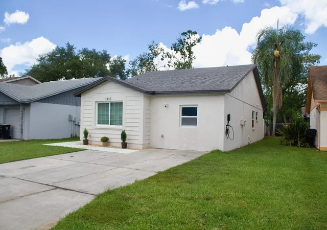 Photo 2 of Single family home for sale at 1413 Bramblewood Dr, Lakeland, FL 33811 | MLS# TB8546854 | Listing updated on 2026-09-11