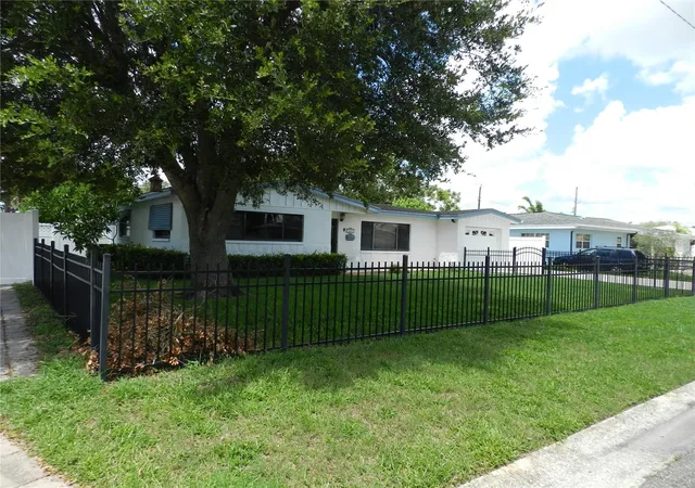 Photo 2 of Single family home for sale at 7454 1st Way N, Saint Petersburg, FL 33702 | MLS# TB8546869 | Listing updated on 2026-10-21