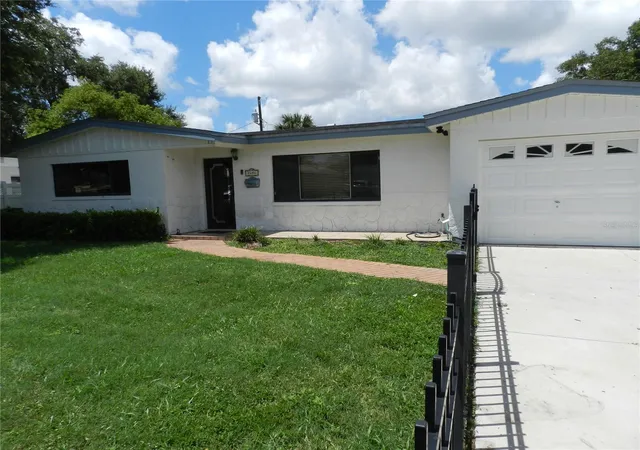 Photo 3 of Single family home for sale at 7454 1st Way N, Saint Petersburg, FL 33702 | MLS# TB8546869 | Listing updated on 2026-10-21