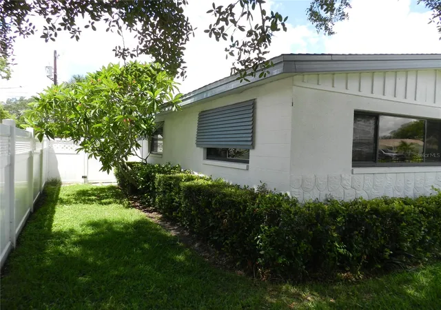Photo 4 of Single family home for sale at 7454 1st Way N, Saint Petersburg, FL 33702 | MLS# TB8546869 | Listing updated on 2026-10-21