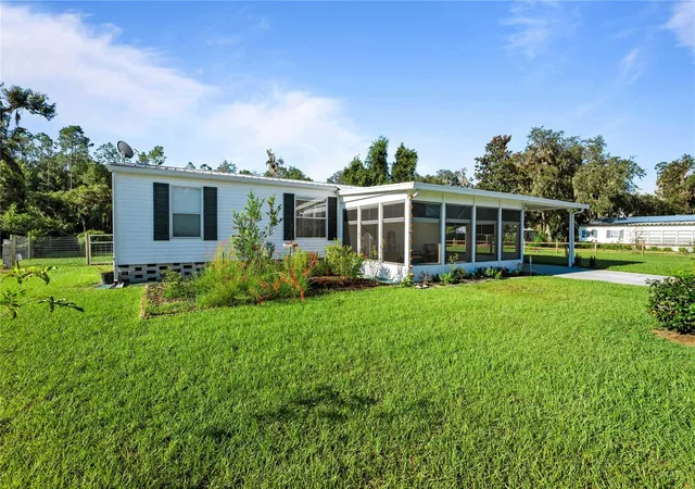 Photo 4 of Manufactured home for sale at 2341 SE 102nd Lane, Webster, FL 33597 | MLS# G5117556 | Listing updated on 2026-09-11