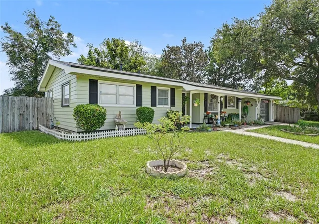 Photo 2 of Single family home for sale at 2399 Kimberly Dr, Deltona, FL 32738 | MLS# V4951191 | Listing updated on 2026-09-11