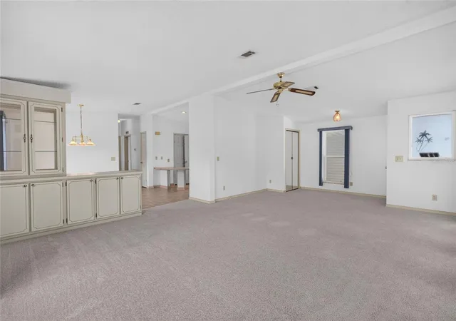 Photo 4 of Manufactured home for sale at 1506 Hillcrest Dr, Lady Lake, FL 32159 | MLS# R4911952 | Listing updated on 2026-09-15