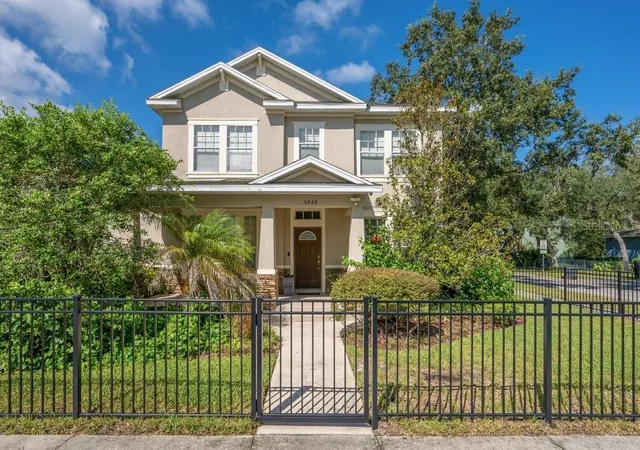 Photo 1 of Single family home for sale at 5929 Fishhawk Xing Blvd, Lithia, FL 33547 | MLS# TB8546927 | Listing updated on 2026-09-27