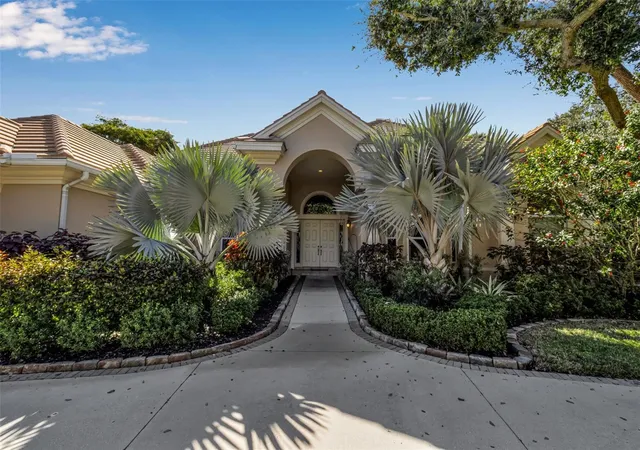 Photo 2 of Sale Pending at 362 Macewen Dr, Osprey, FL 34229 | MLS# A4705572 | Listing updated on 2026-10-07