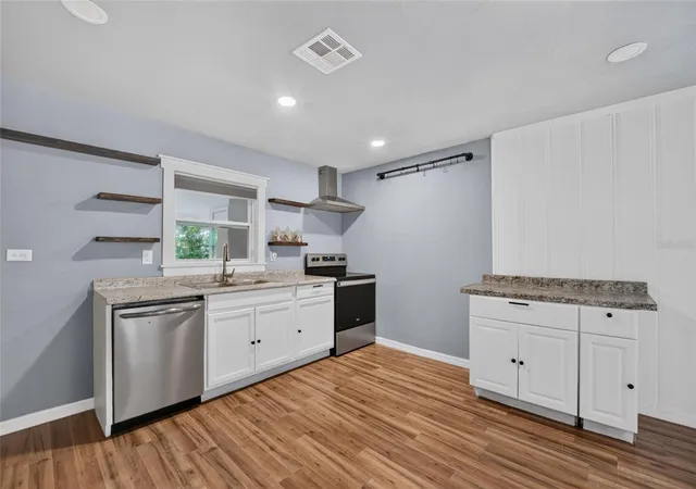 Photo 4 of Single family home for sale at 520 SE 5th Street, Williston, FL 32696 | MLS# OM731968 | Listing updated on 2026-09-11
