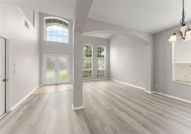 Photo 4 of Single family home for sale at 33411 Terragona Dr, Sorrento, FL 32776 | MLS# O6440407 | Listing updated on 2026-10-13