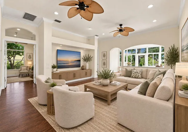Photo 3 of Single family home for sale at 10209 Silverado Cir, Bradenton, FL 34202 | MLS# A4705573 | Listing updated on 2026-09-23
