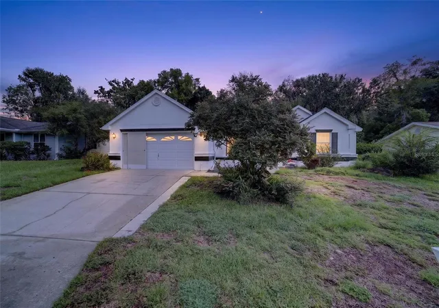 Photo 1 of Single family home for sale at 8165 Sw 108th Loop, Ocala, FL 34481 | MLS# OM731971 | Listing updated on 2026-09-22