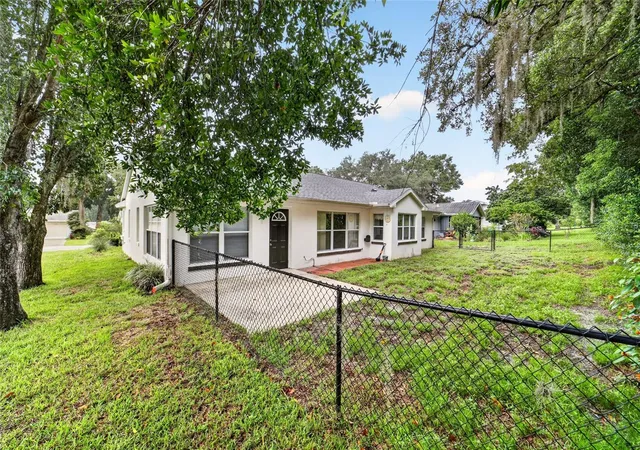 Photo 3 of Single family home for sale at 8165 Sw 108th Loop, Ocala, FL 34481 | MLS# OM731971 | Listing updated on 2026-09-22