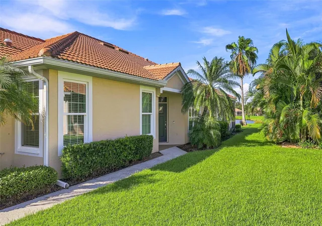 Photo 4 of House for sale at 4350 Whispering Oaks Dr, North Port, FL 34287 | MLS# C7530548 | Listing updated on 2026-09-11