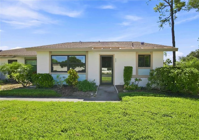 Photo 2 of Condo for sale at 6322 29th Avenue W #6400, Bradenton, FL 34209 | MLS# A4705594 | Listing updated on 2026-09-13