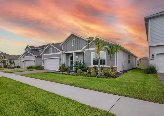 Single family home for sale at 2924 Fitness St, CLERMONT, FL 34714 | MLS# S5157250